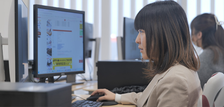 業務してる感じの写真