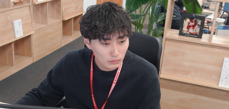 業務してる感じの写真