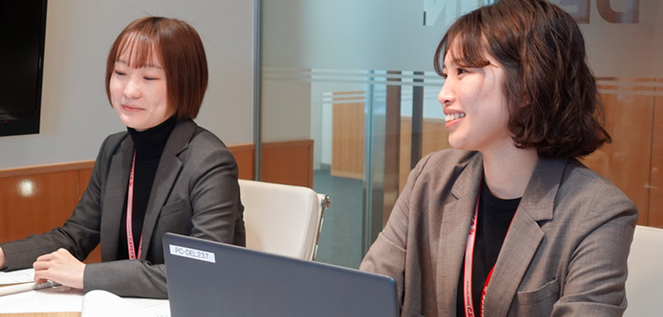 業務してる感じの写真