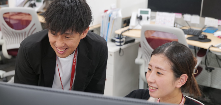 業務してる感じの写真